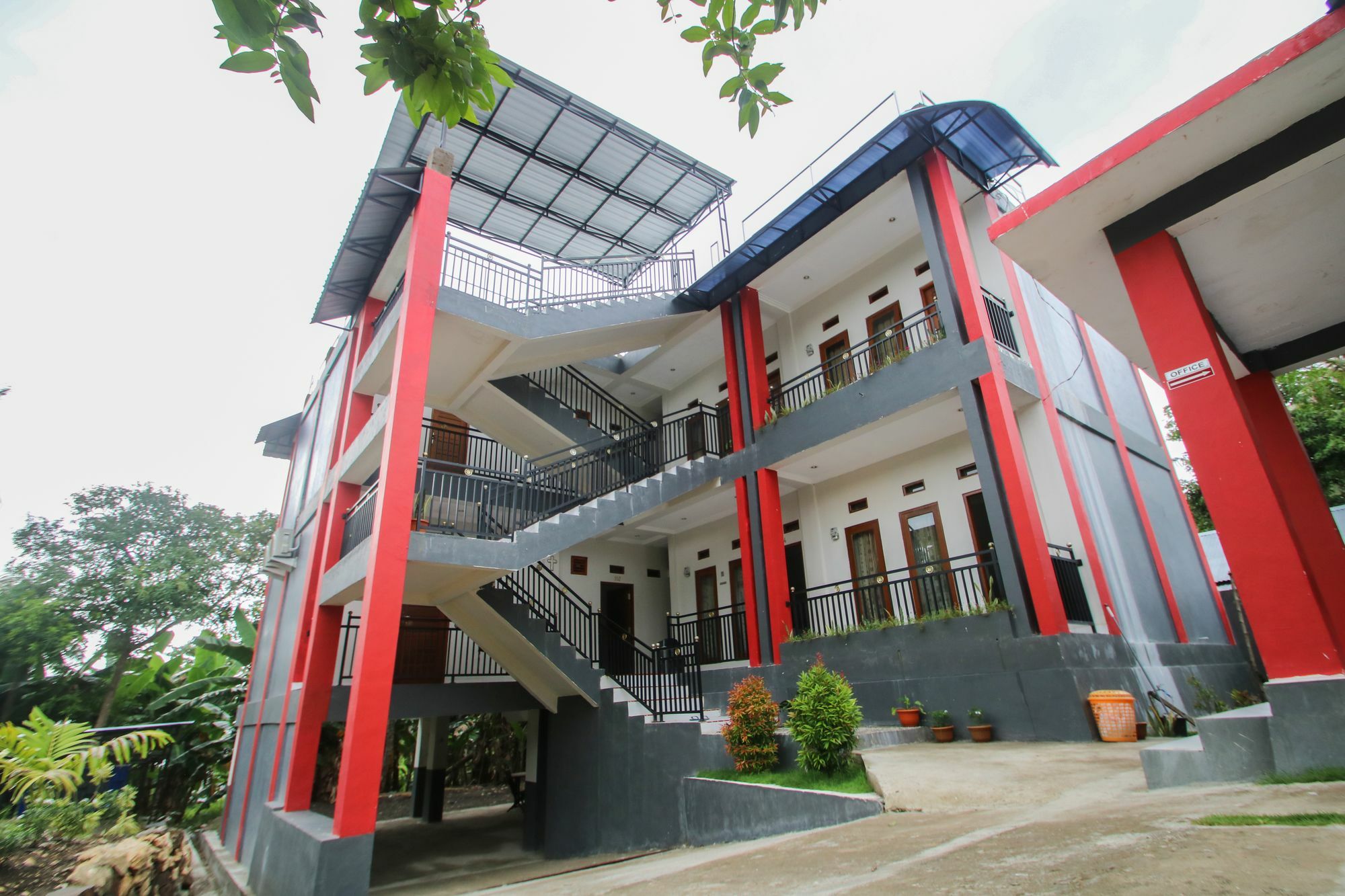 Pavilla Labuan Bajo Exterior photo